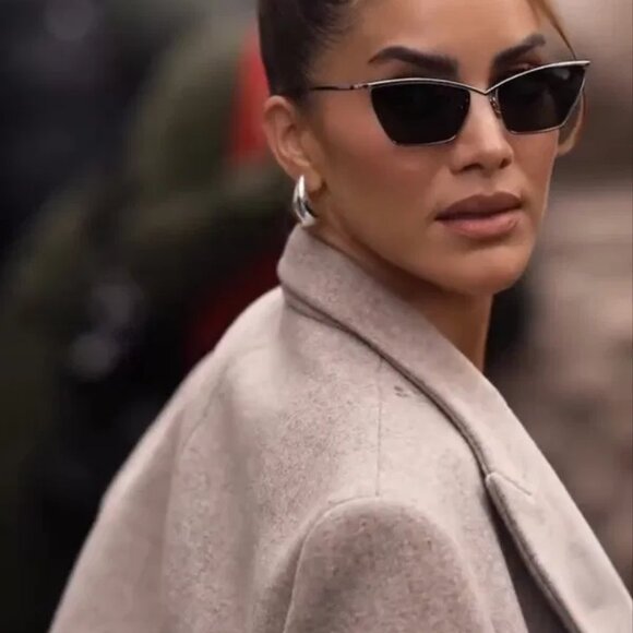 Saint Laurent SL637 Cat Eye Sunglasses in Black