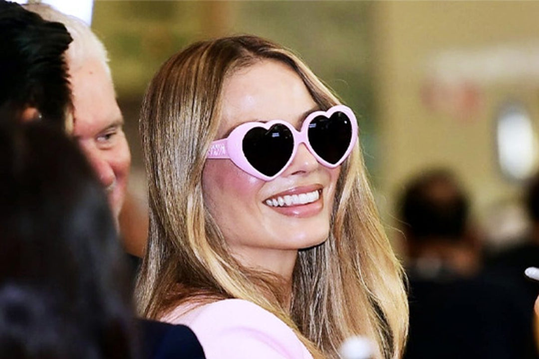 Moschino MOS006/S Gafas de sol estilo ojo de gato con tachuelas rojas