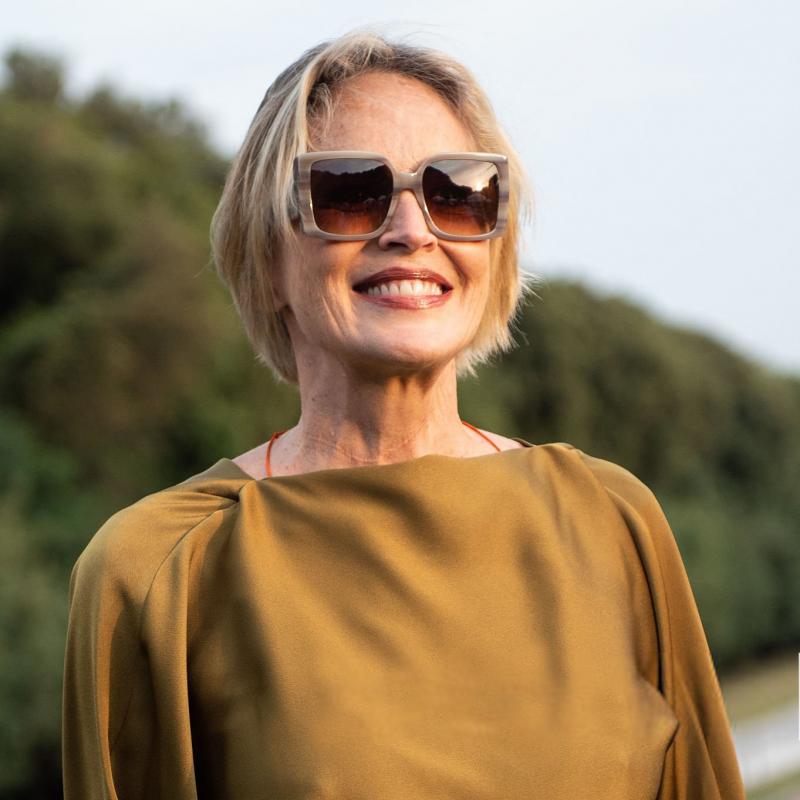 Max Mara MM0131 Oversized Sunglasses in Bordeaux