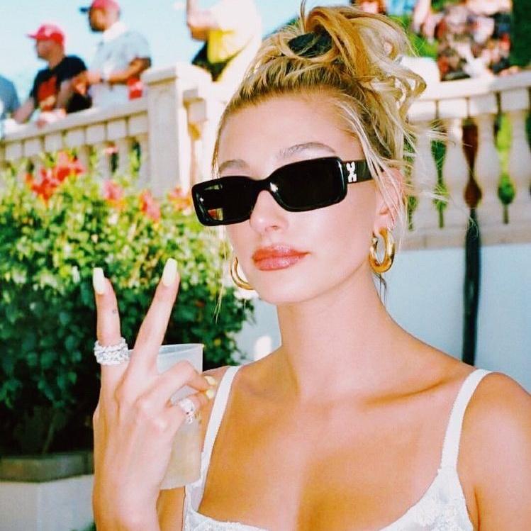 Off White Arthur Sunglasses in Black