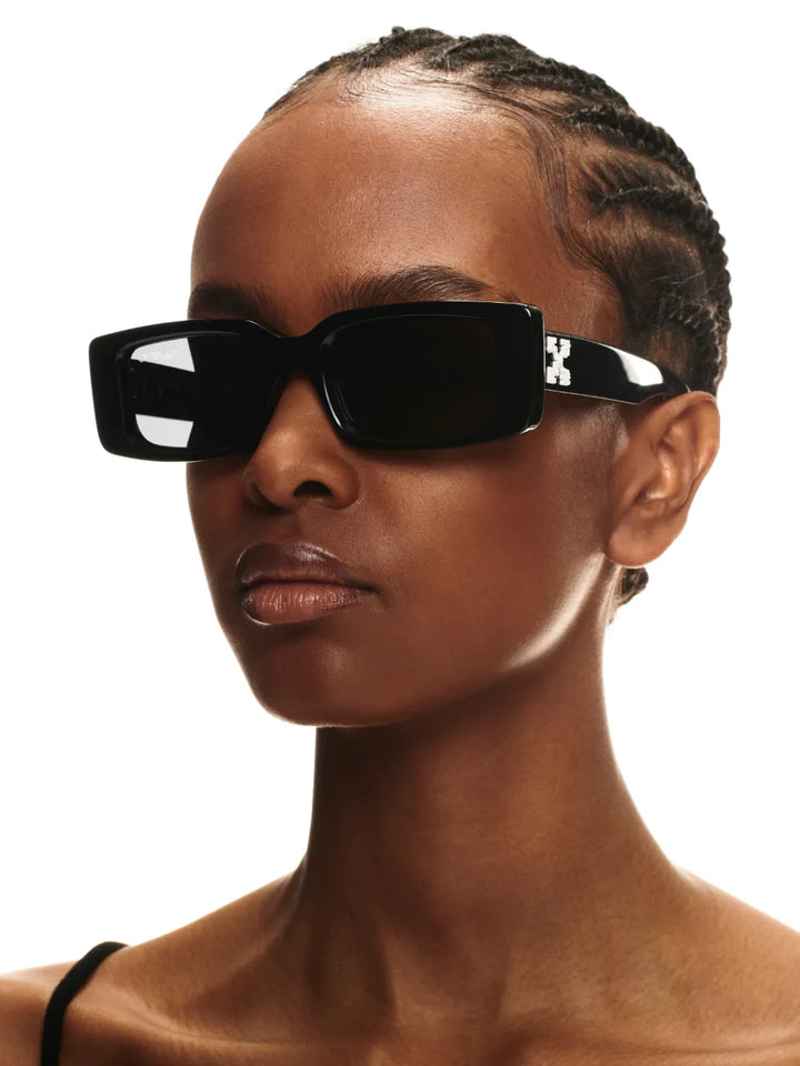 Off White Arthur Sunglasses in Black