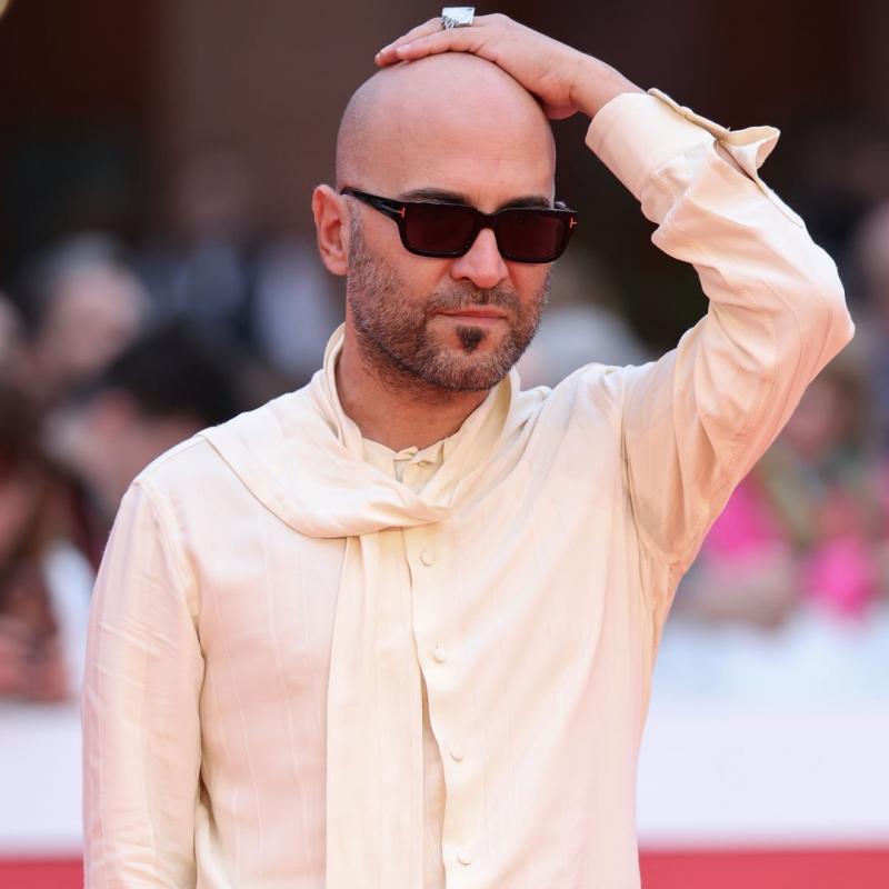 Tom Ford Ezra FT1075 Sunglasses in Shiny Light Brown