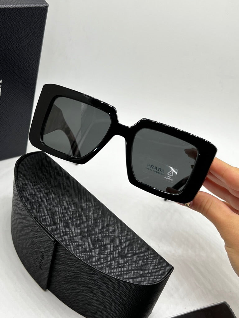 Gafas de sol Prada PR23YS en negro 
