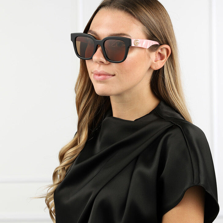 Gucci GG0998S Gafas de sol cuadradas en negro y rosa