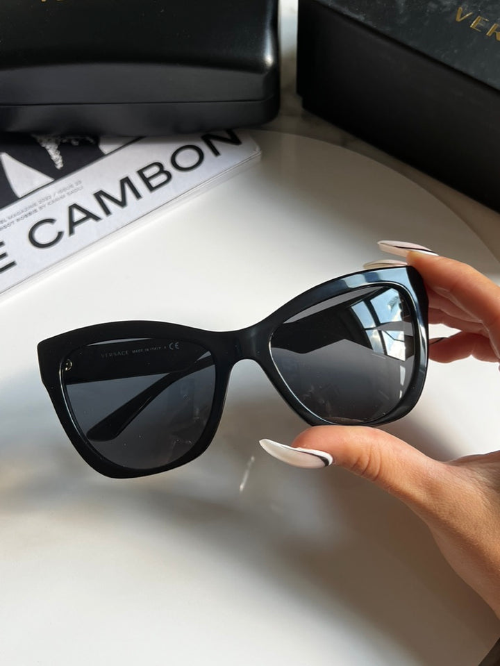 Versace VE4417U Gafas de sol estilo ojo de gato negras 