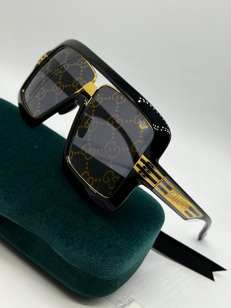 Gucci GG0900S Oversized Aviator Mirrored Sunglasses in Black