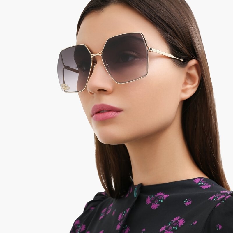 Gafas de sol Gucci GG0817S Marmont extragrandes con lentes grises 