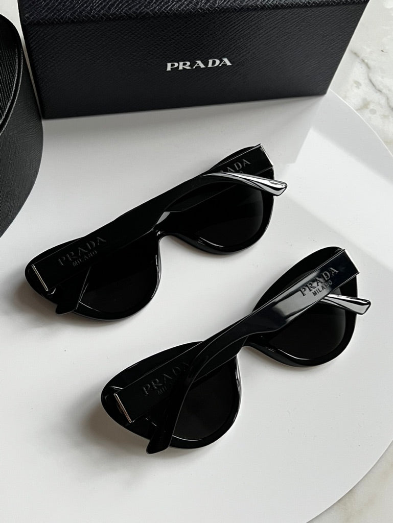 Gafas de sol estilo ojo de gato PR13YS de Prada en negro