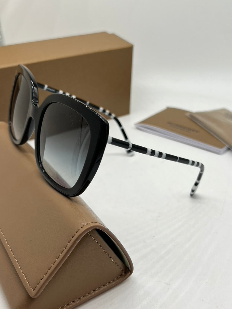 Burberry BE4323 Caroll Gafas de sol en negro