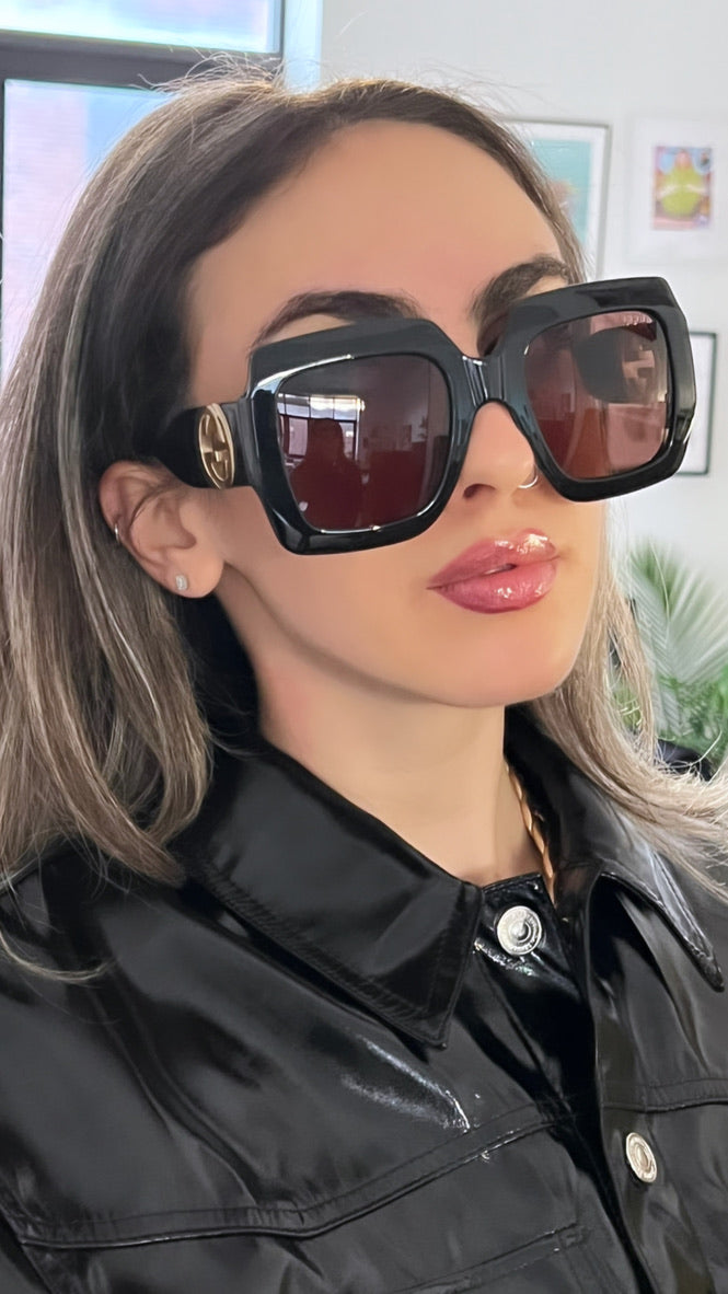 Gucci GG1022S Chain Necklace Oversized Black Square Sunglasses – Designer  Daydream