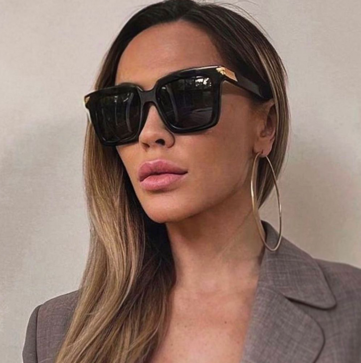 Bottega Veneta BV1005S Gafas de sol cuadradas negras