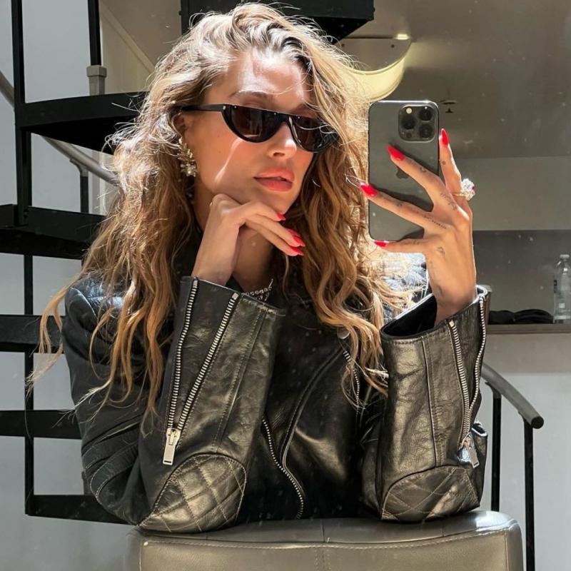 Saint Laurent SL563 Gafas de sol estilo ojo de gato en negro